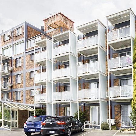Adina Place Motel Apartments Launceston Exterior photo