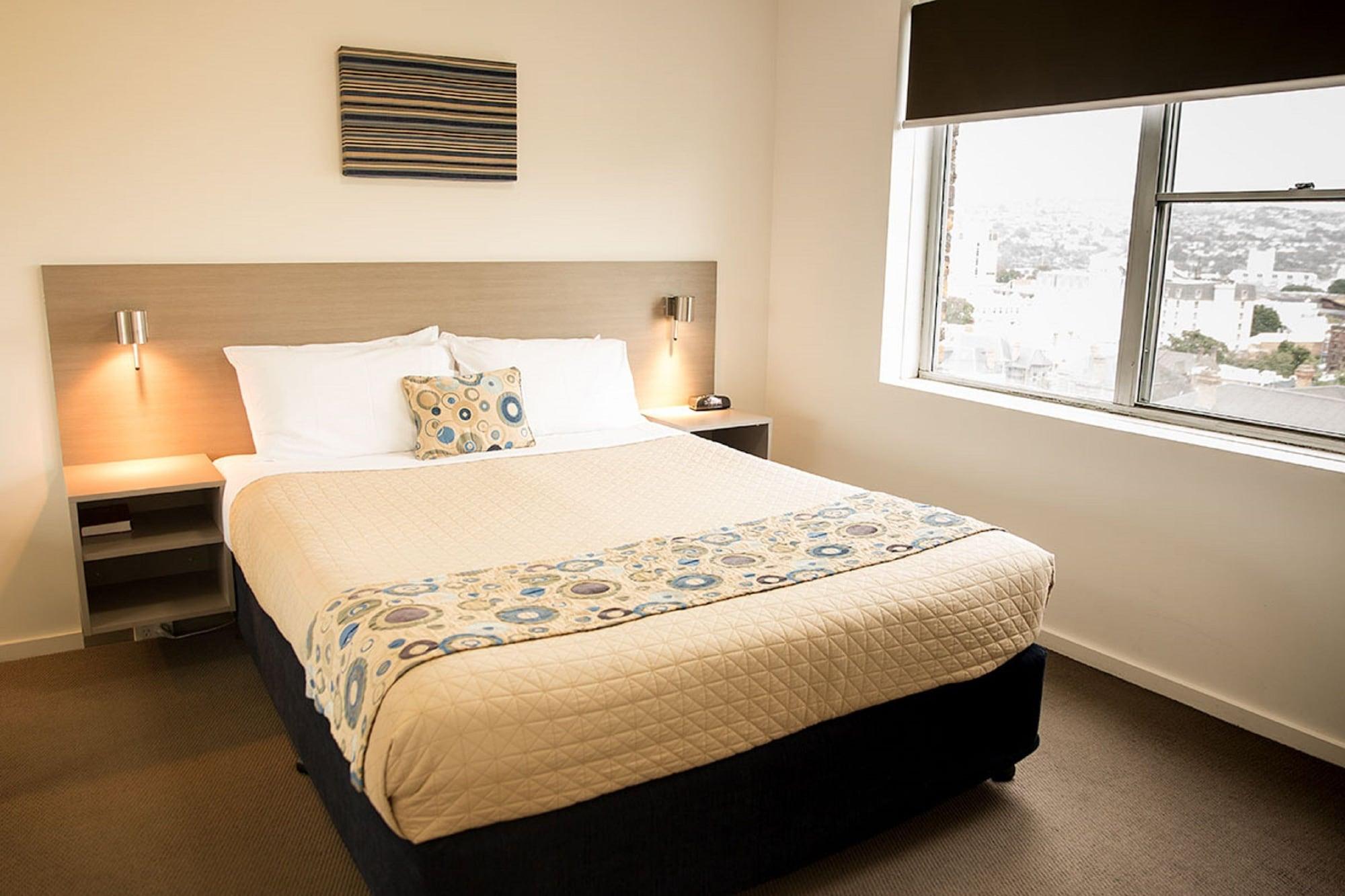 Adina Place Motel Apartments Launceston Exterior photo