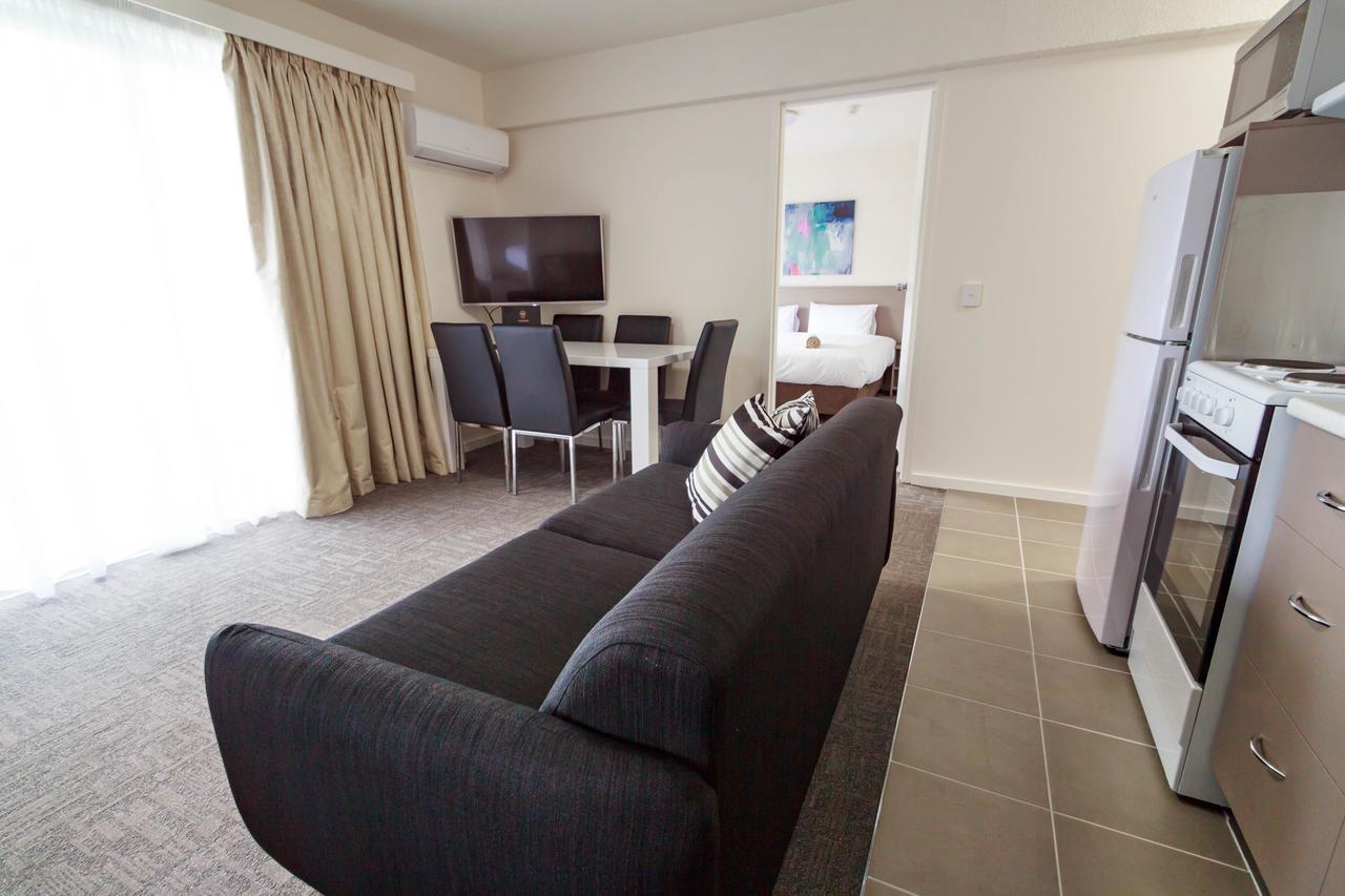 Adina Place Motel Apartments Launceston Exterior photo