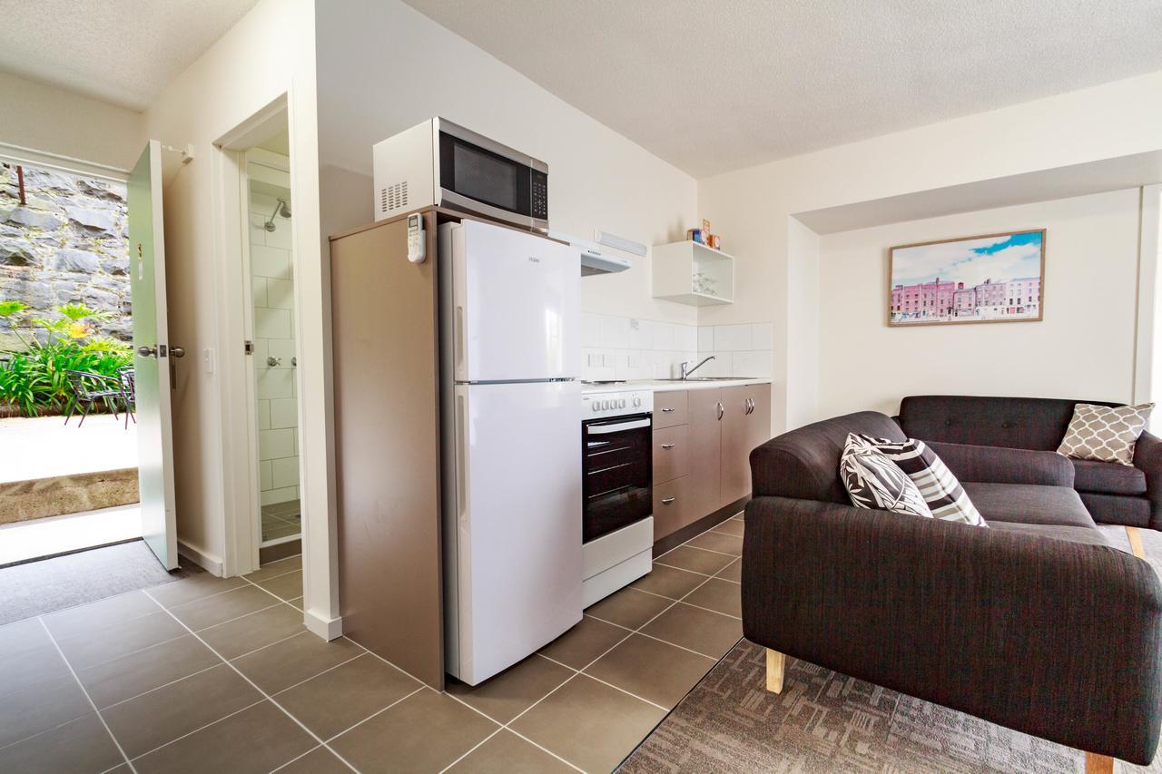 Adina Place Motel Apartments Launceston Exterior photo