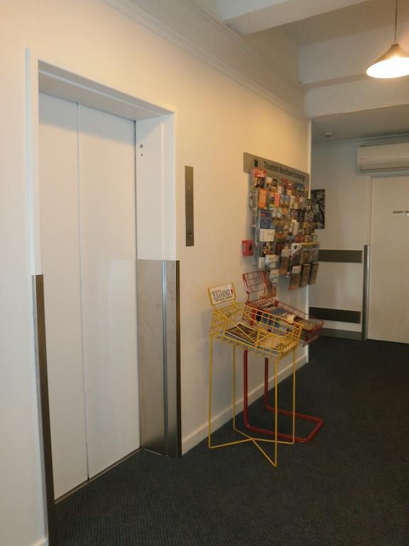 Adina Place Motel Apartments Launceston Exterior photo